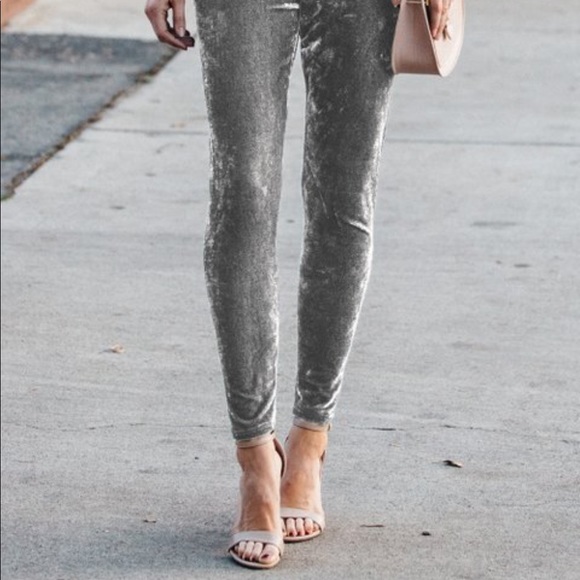 🌟SOLD🌟5 STAR🖤GRACIELA GRAY VELVET LEGGINGS🖤NWT🖤 - Picture 1 of 7